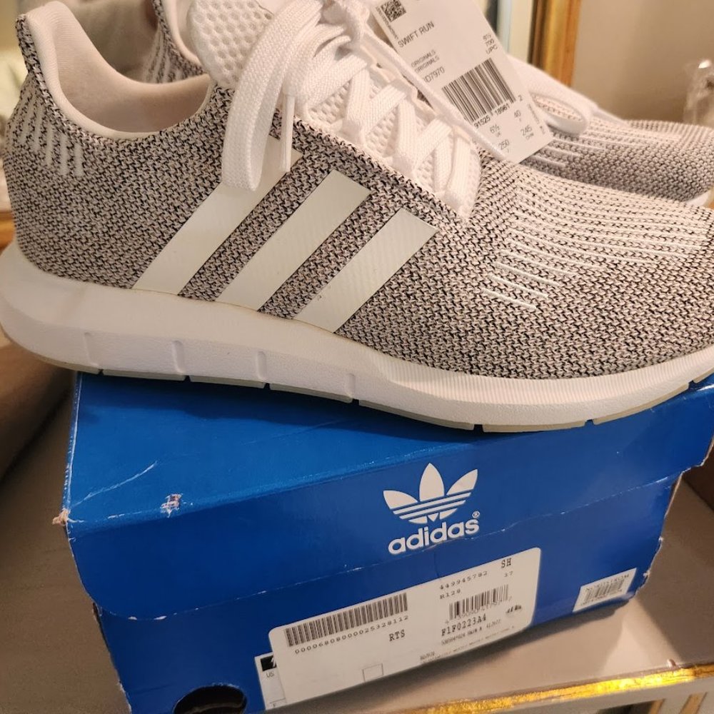 Adidas Swift Run White Size 7
